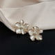thumbnail image 5 of Pendientes de flores para mujer, pendientes colgantes de metal elegantes, joyería dulce y elegante para ella, 5 of 5