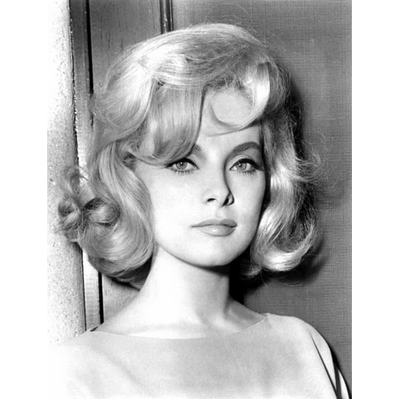 Virna Lisi Ca Early 1960S Photo Print (8 x 10)