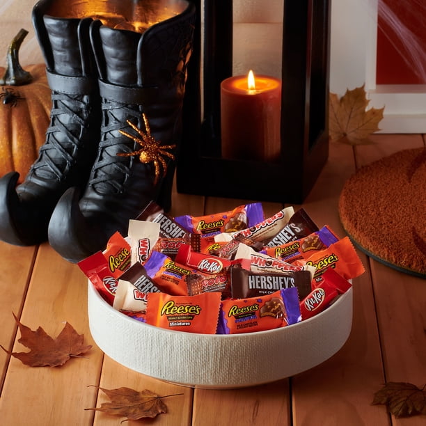 Hershey Miniatures 46oz | Sweet treats for grocery retail
