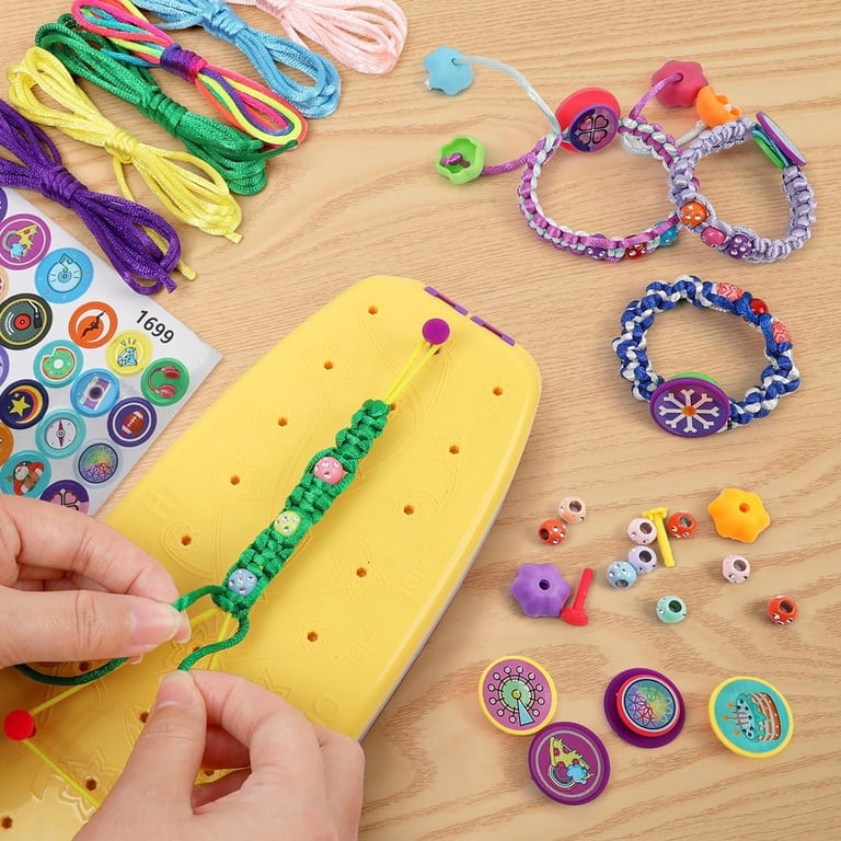 Vankarr Kit De Bracelets D'amitié – 35 Fils 19 Couleurs – Avec Support Téléphone – Pompons Et Breloques – Cadeau Fille 6-12 Ans