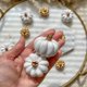 thumbnail image 4 of Portatarjetas de calabaza blanca (juego de 6), perfecto para decoración de mesa de Acción de Gracias, bodas temáticas de otoño, brunch de novia, 4 of 5