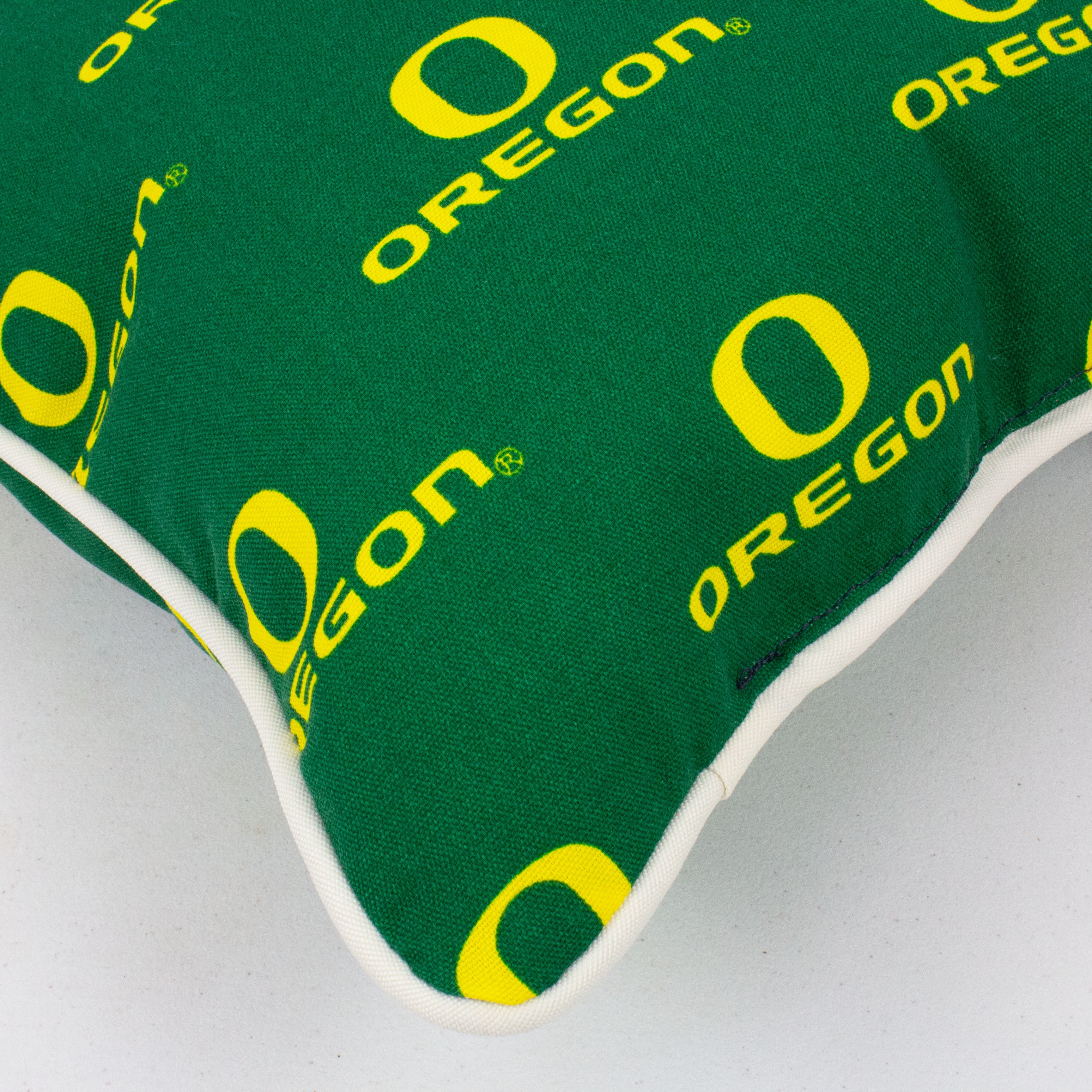 Oregon Ducks College Covers Indoor or Outdoor Decorative Pillow Pair, 16 in x 16 in