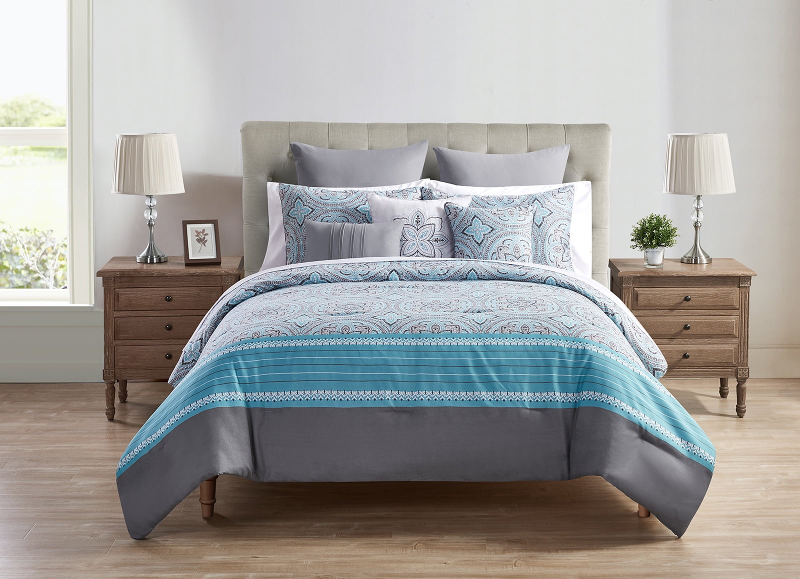 VCNY Home Thalia Medallion BedinaBag Comforter Set, Queen, Light