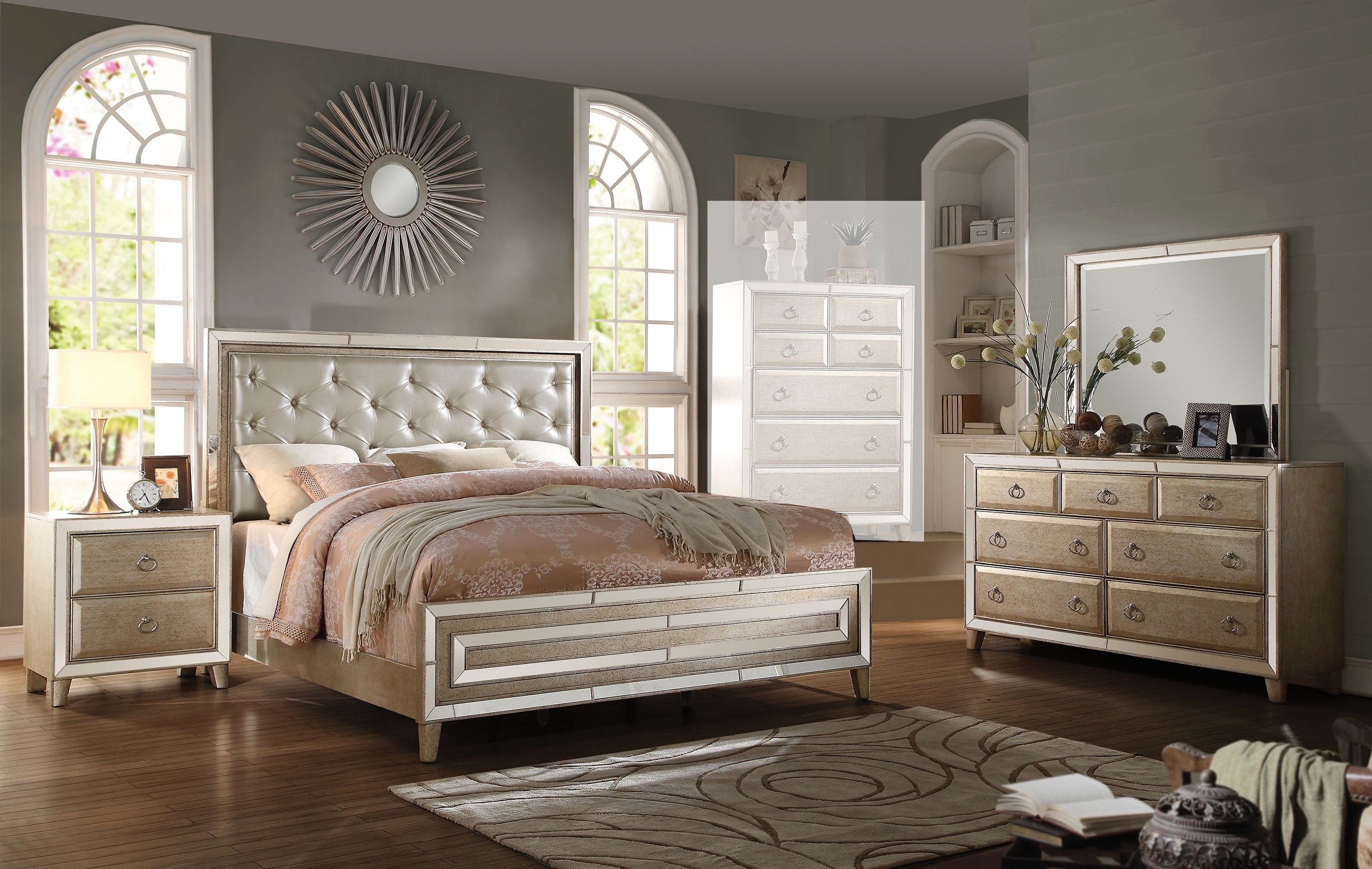 Voeville 4pcs Antique White Queen Panel Bedroom Set
