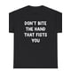 thumbnail image 2 of Camiseta gráfica divertida "No te muerdas las manos" - Algodón suave, cuello redondo, corte informal para hombre, 2 of 7