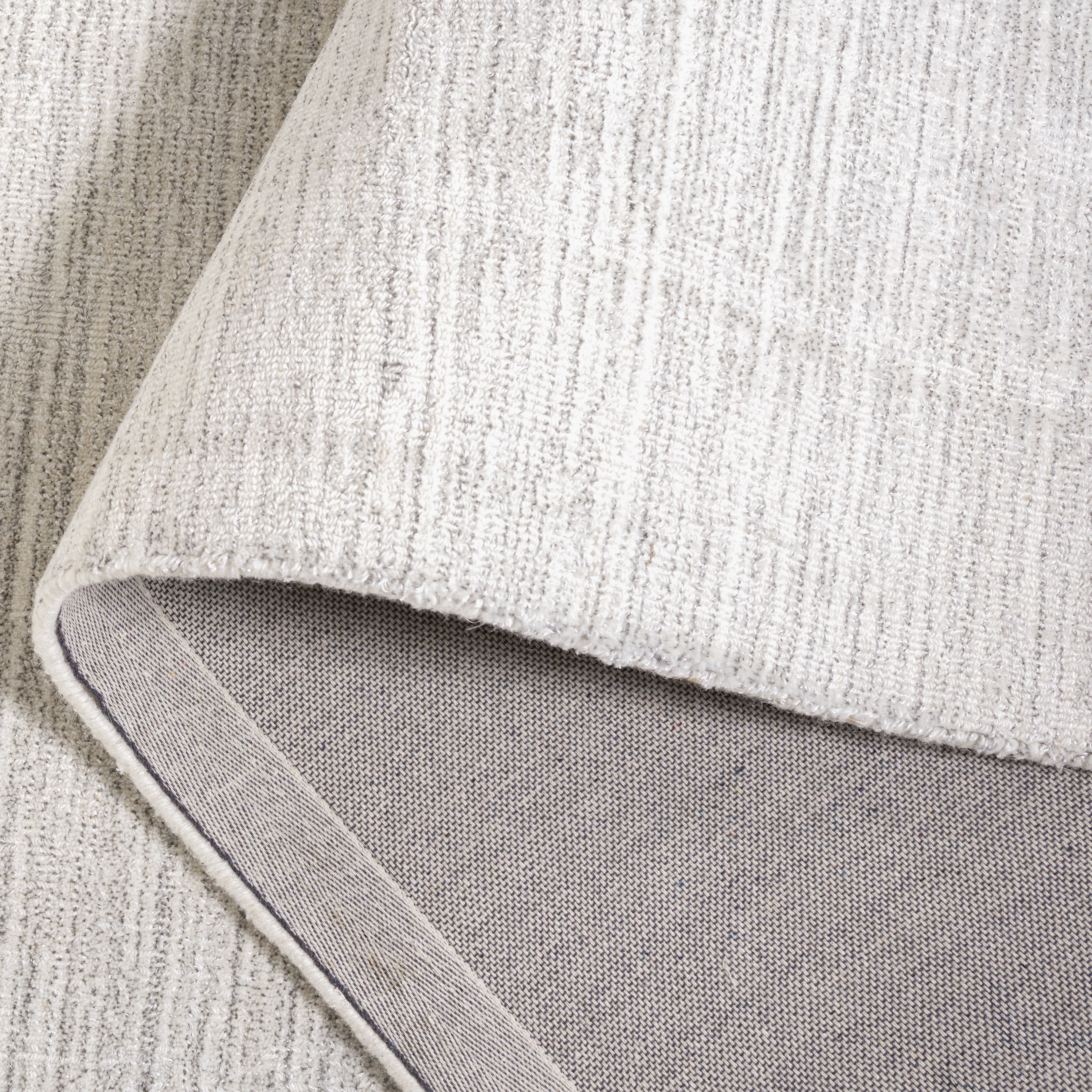 SAFAVIEH Mirage Romayne Distressed Area Rug, Ivory, 4' x 6'