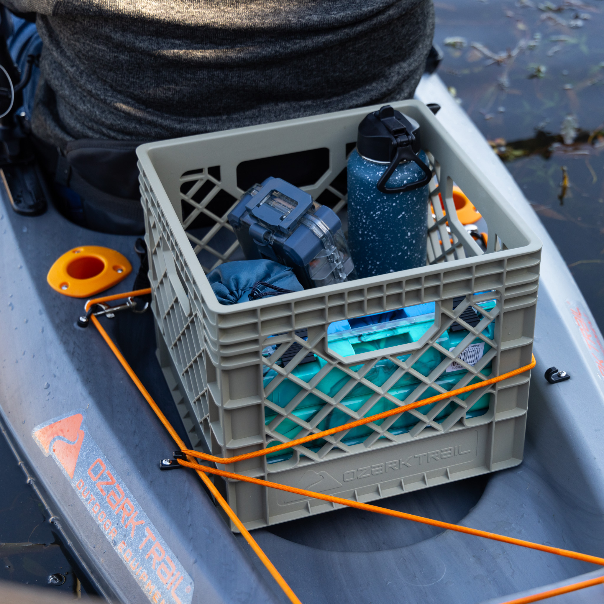 Caja de almacenamiento para equipo de kayak, plástico resistente, 13 x 13 x 11 pulgadas, color tostado 3
