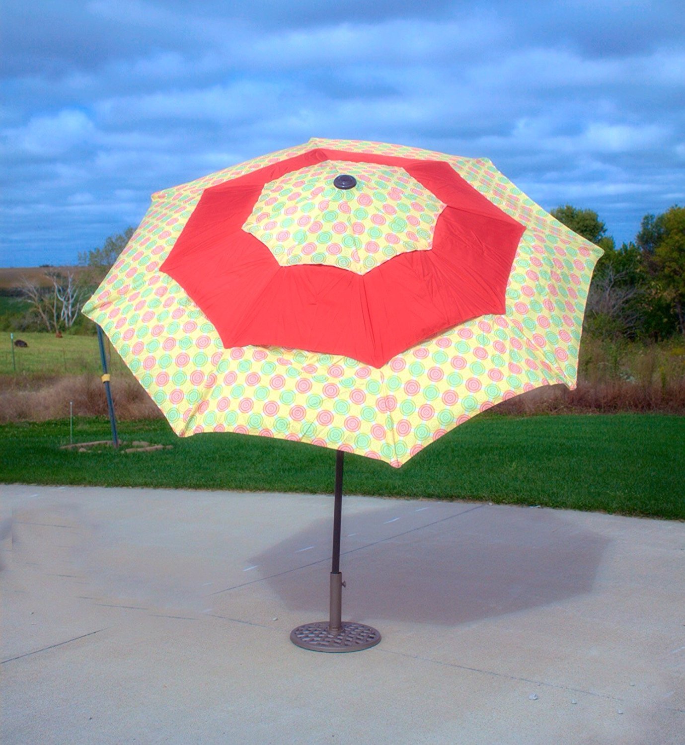 Premium Market 3 Tiered Outdoor Patio Umbrella SUNBURST RED (Crank