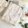 thumbnail image 1 of Pijamas de seda helada para mujer en verano, finos, frescos y frescos, pantalones cortos de encaje de manga corta, la seda se puede usar afuera, conjunto de dos piezas para uso doméstico, 1 of 4