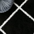 thumbnail image 6 of SAFAVIEH Tahoe Elwyn Geometric Shag Area Rug, Black/White, 5' x 7', 6 of 8