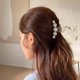thumbnail image 4 of 5 pinzas para el pelo de perla grande, pinzas para el pelo blancas y negras, pinzas para la mandíbula de pelo largo y grueso, pasadores, accesorios para el cabello para mujeres y niñas-Color B Adepaton CZMR-XM35-1, 4 of 6