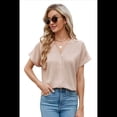 thumbnail image 2 of Camisetas de Mujer con Cuello en V y Botones, Corta, Corte Holgado, Informales, de Verano, Color Albaricoque, L, 2 of 10
