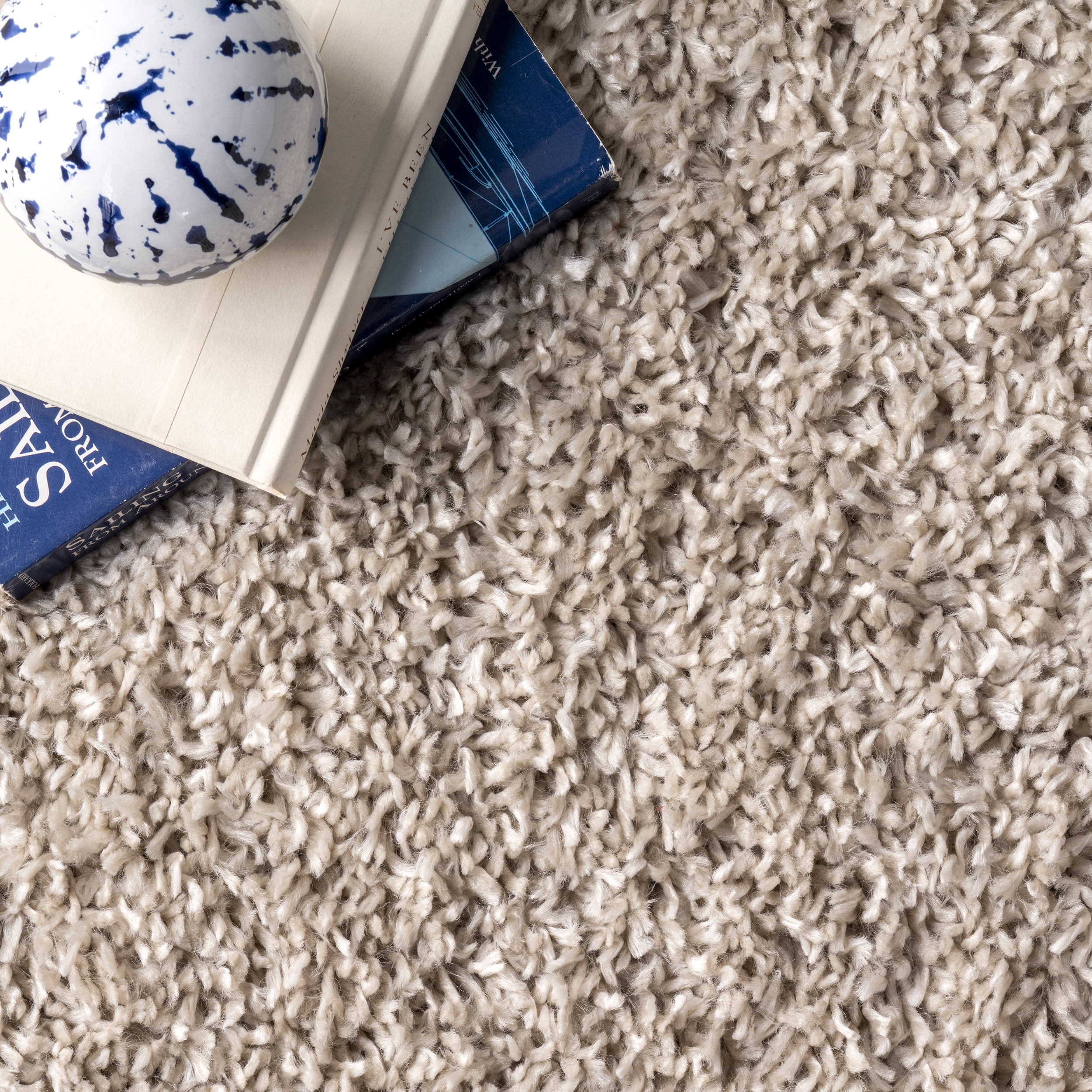 nuLOOM Kara Solid Shag Beige 4' x 6' Casual Area Rug