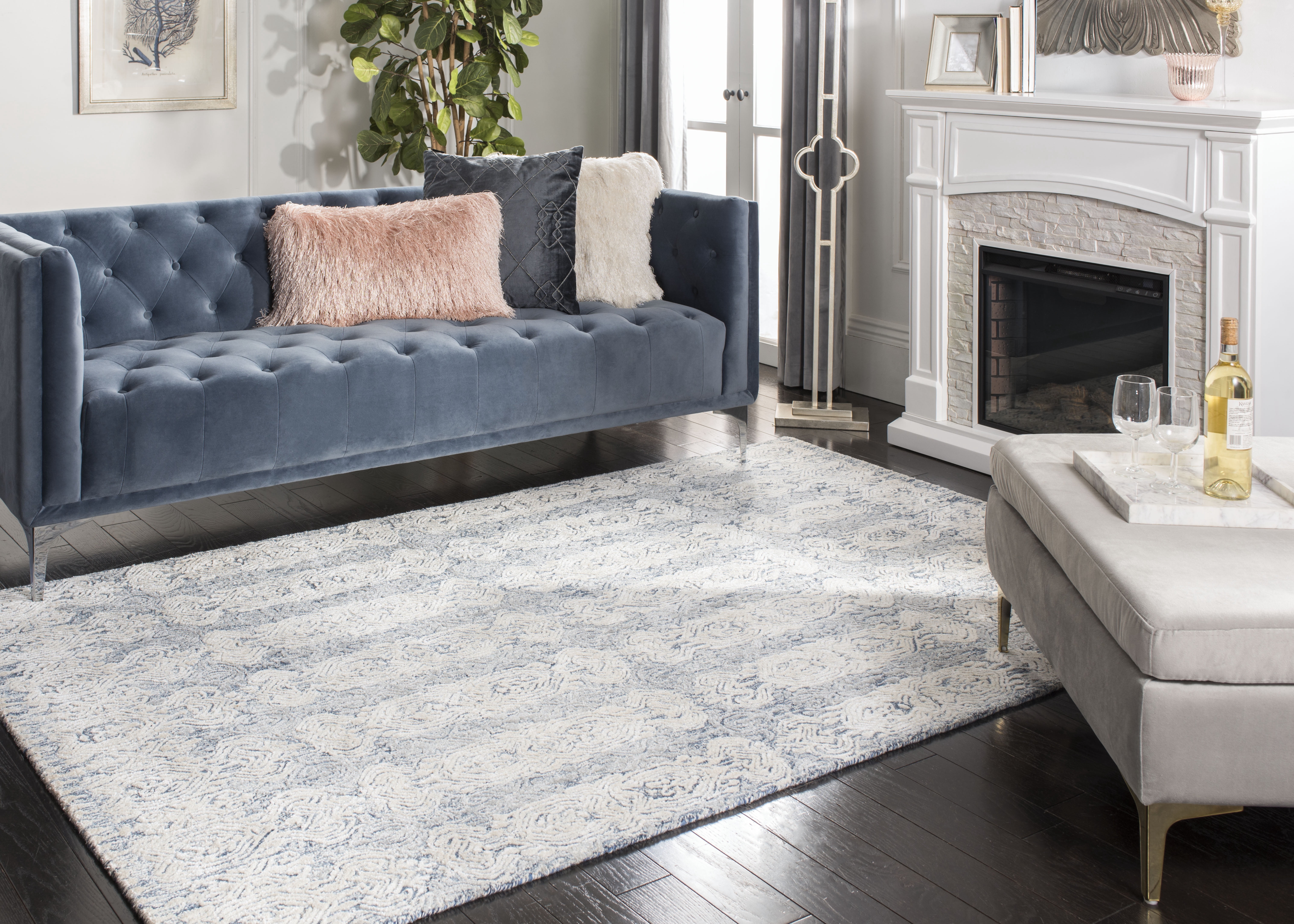 SAFAVIEH Glamour Aubree Abstract Area Rug, Blue/Ivory, 6' x 6' Square