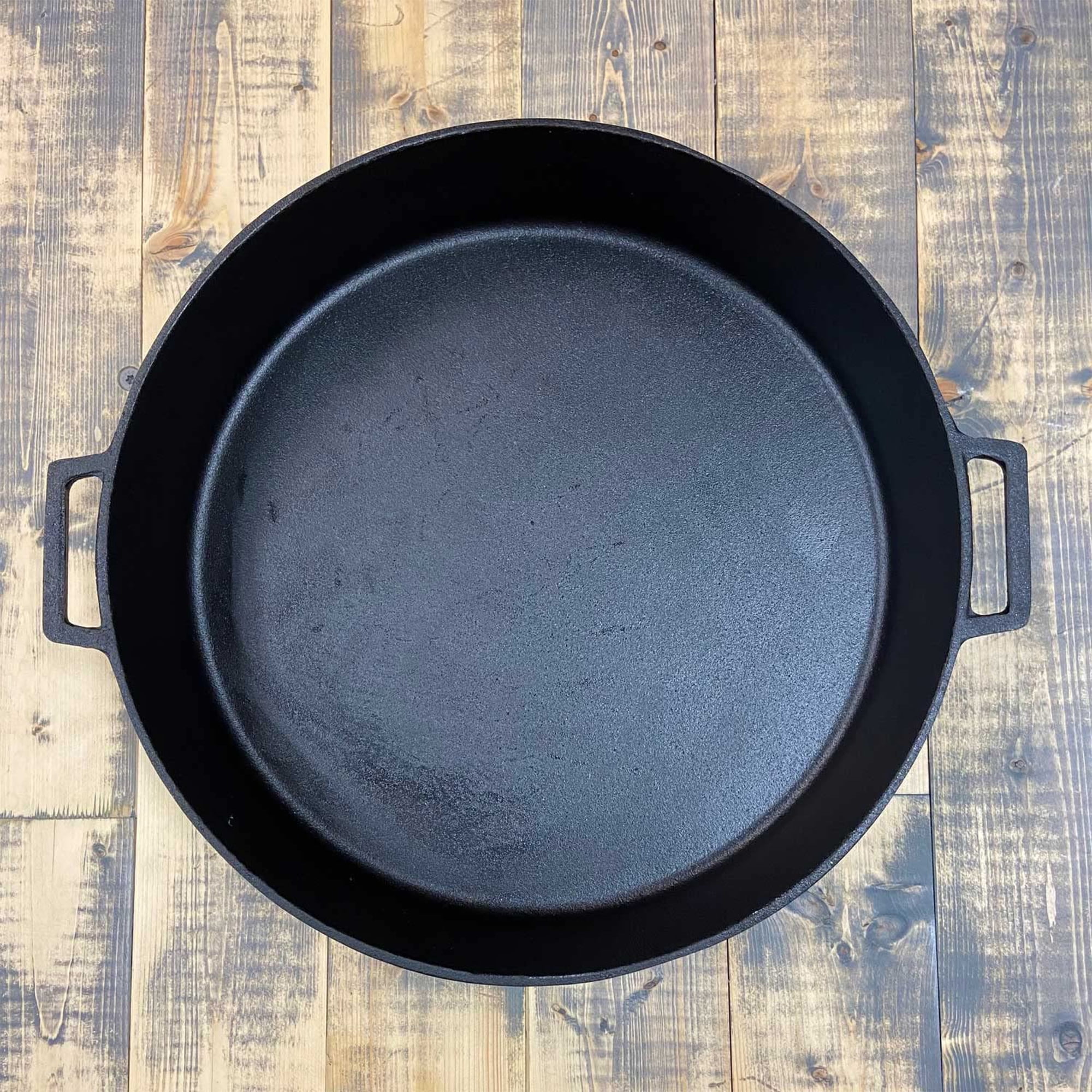 Bayou Classic 12 Inch Square Cast Iron Skillet Cookware Pan with Helper  Handle and Pour Spouts for Home Kitchen Cooking, Black