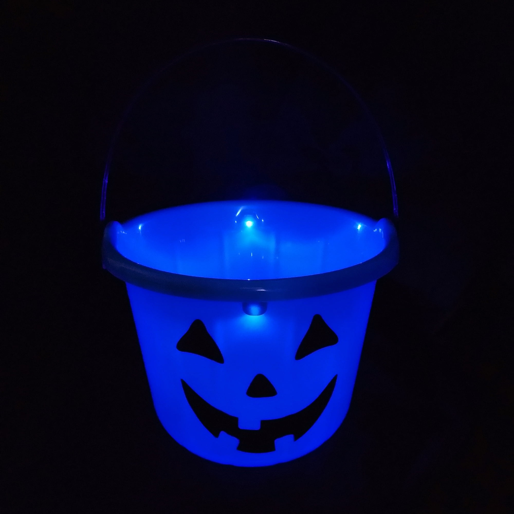 Way to Celebrate Halloween Blue LightUp Bucket, led light, battery operated, 3 ligth effect