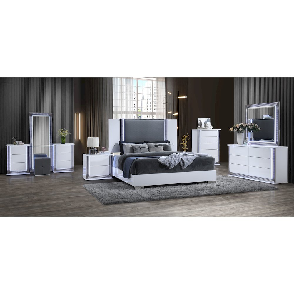 Global Furniture USA Modern Ylime Smooth White King Bed With Led Fully Slatted, White