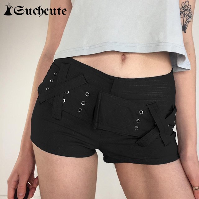 Pantalones cortos cargo góticos con ojales y parches para mujer, estilo punk, de mezclilla de cintura baja, ajustados y oscuros.