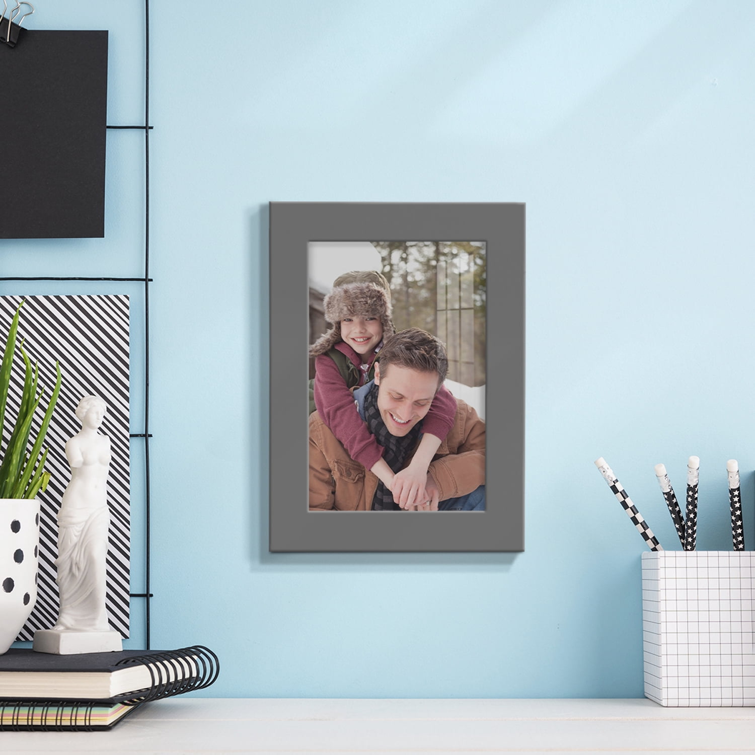 Modern 5 in. x 7 in. Grey Picture Frame (Set of 2)