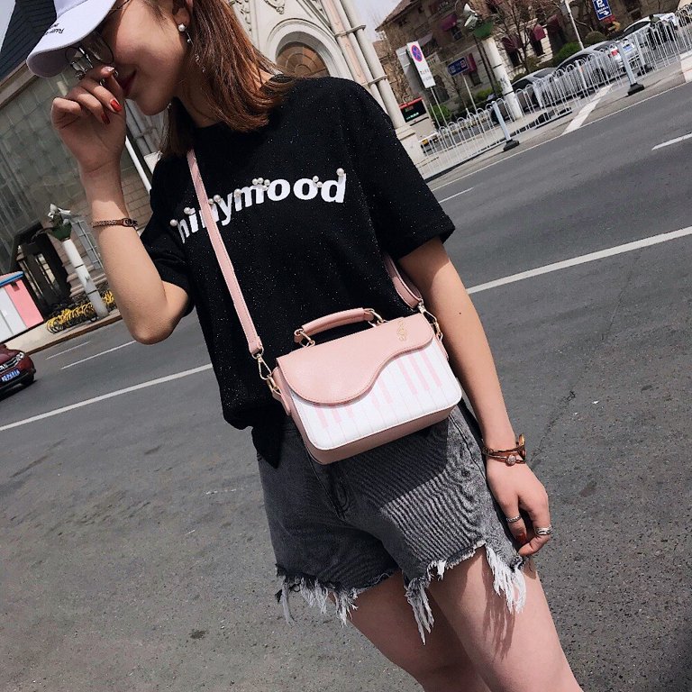 CoCopeaunts New Embroidered Messenger Bags Women Leather Handbags Shoulder  Bags for Women Sac a Main Ladies Hand Bag Female bag 