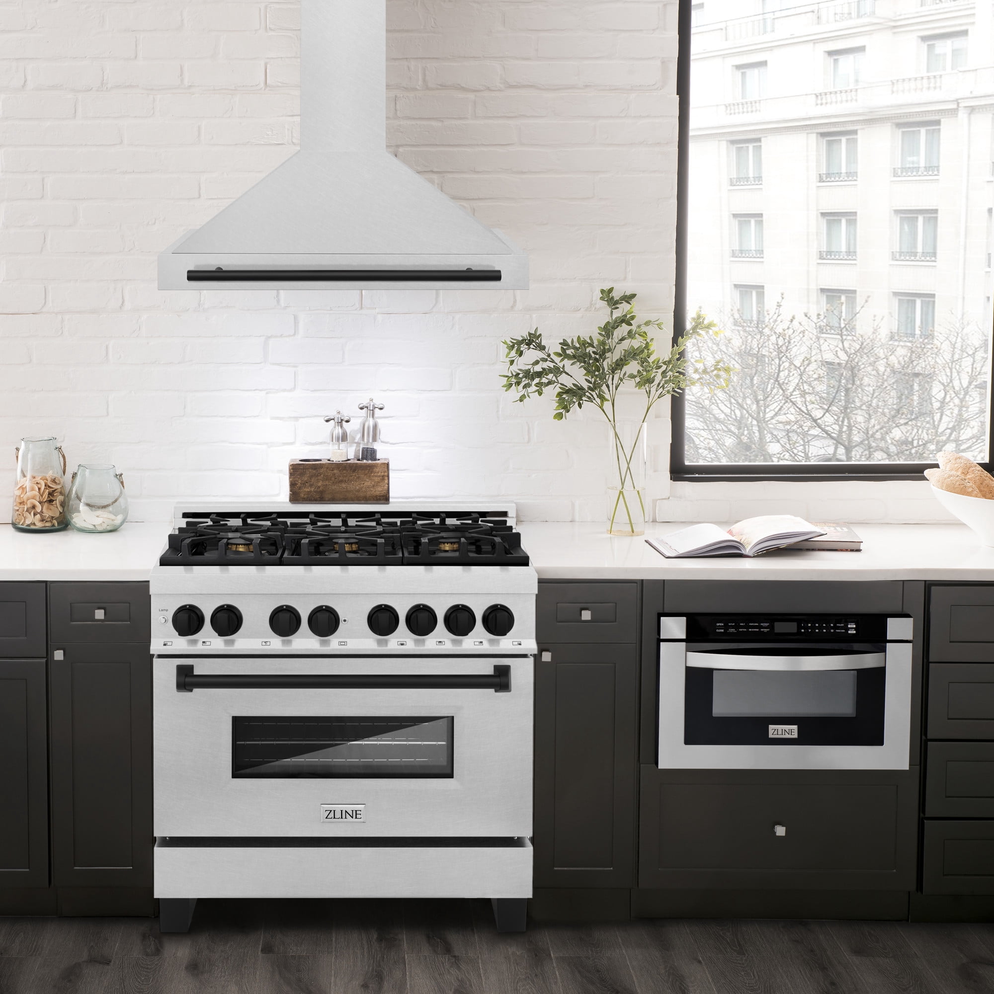 ZLINE 36 ZLINE Autograph Edition DuraSnow Stainless Steel Range Hood with DuraSnow and Matte Black Handle (KB4SNZ-36-MB)