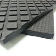 thumbnail image 1 of Tapis de Protection de Sol en Caoutchouc Résistant Maxx-Tuff - Noir&44; 36 x 24 x 0,5 Po., 1 of 1