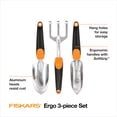 thumbnail image 2 of Set de herramientas de jardinería Fiskars 3 en 1 de aluminio fundido resistente al óxido, 2 of 6
