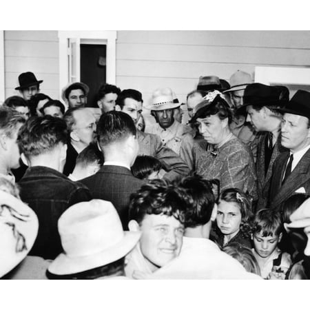 Eleanor Roosevelt Visiting Migrant Workers In At The Fsa Farmersville Camp In California She Praised New Deal Campaign Efforts To Rehabilitate Dust Bowl Refugees (Best Home Deals In California)