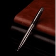 thumbnail image 1 of Bolígrafos Bolígrafos negros Bolígrafo mediano 1.0 mm Agarre de escritura suave Metal Retráctil Ejecutivo Oficina de negocios Elegante Bolígrafo de regalo agradable para hombres Mujeres Ormromra CQ88, 1 of 6