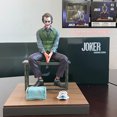 thumbnail image 1 of Figura de Anime de Harley Quinn, Joker, Heath Ledger, payaso, Joker, leer libro, postura sentada, modelo de acción, juguete, regalos de Helloween, 1 of 5