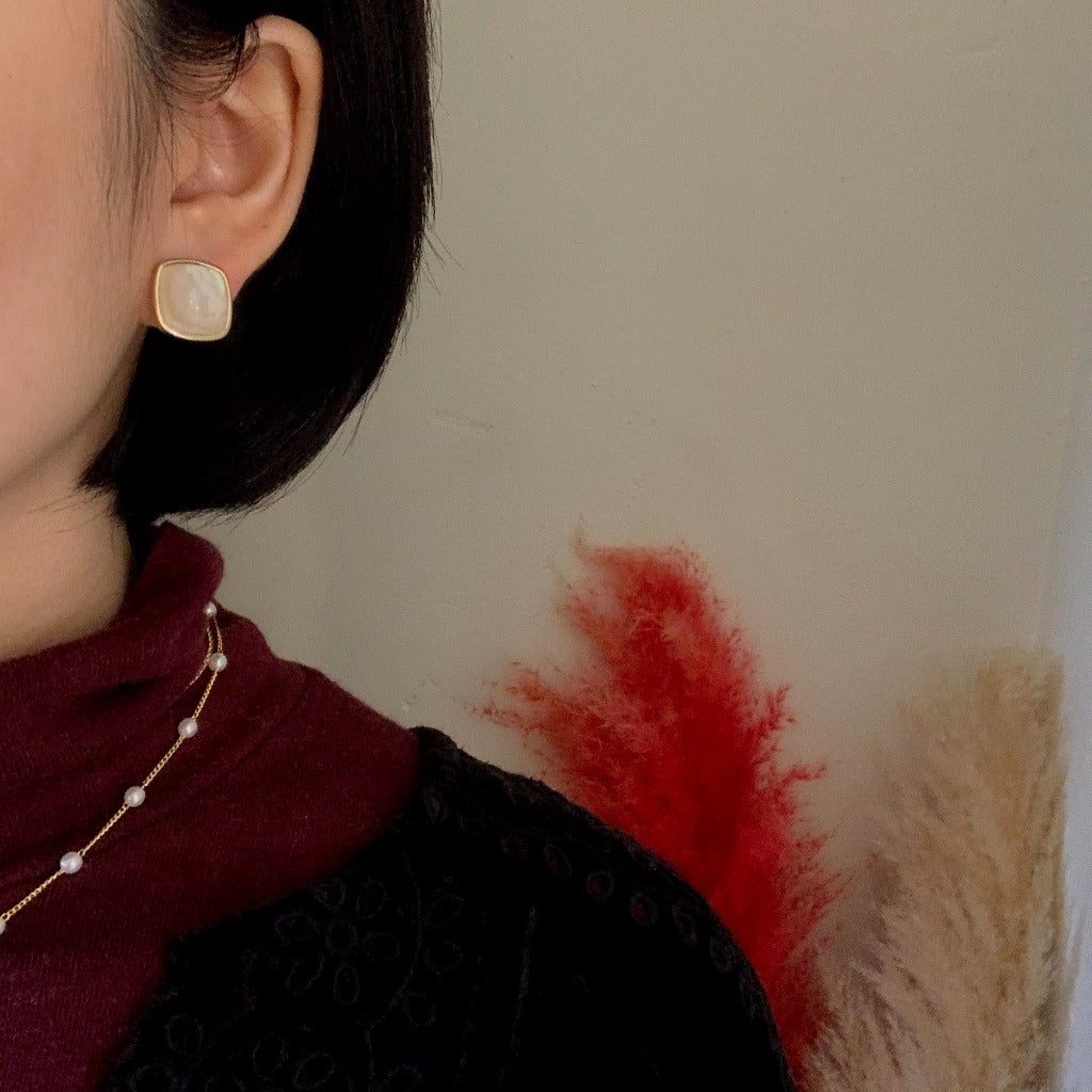 [Clip on]  Clear Rounded Square Stud earrings