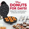 thumbnail image 2 of Dash DDM007GBAQ04 Mini máquina de hacer donas para desayuno, aperitivos, postres y más apto para niños, con superficie antiadherente, hace 7 donas, impresión de donas, 2 of 5
