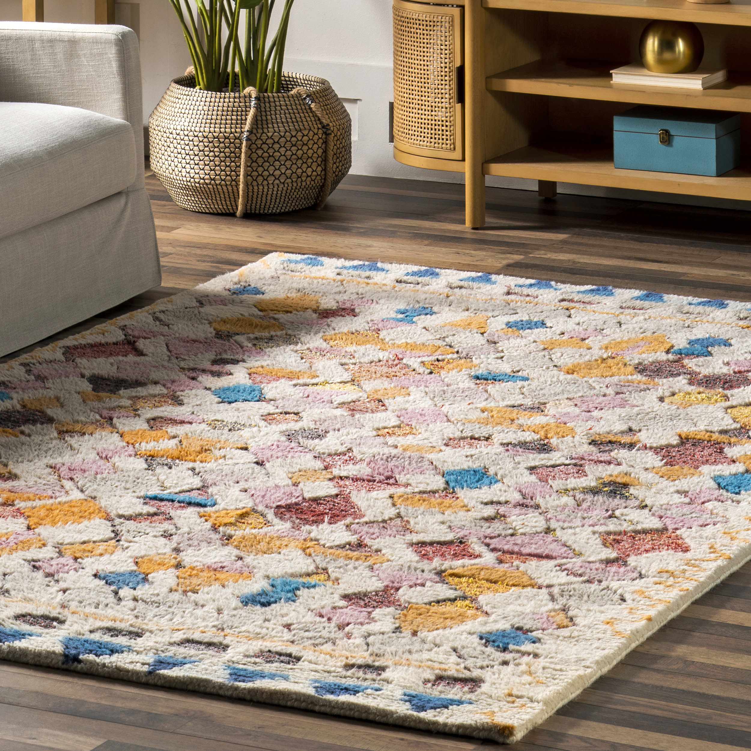 nuLOOM Hand Tufted Moroccan Helaine Shaggy Area Rug, 2' 6" x 8', Multi