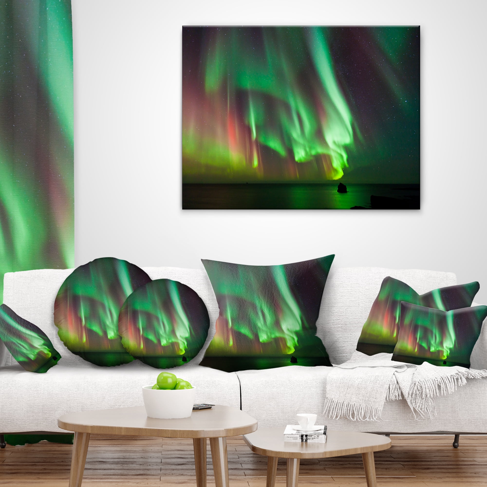 Designart Green Northern Lights Aurora - Abstract Throw Pillow - 16x16