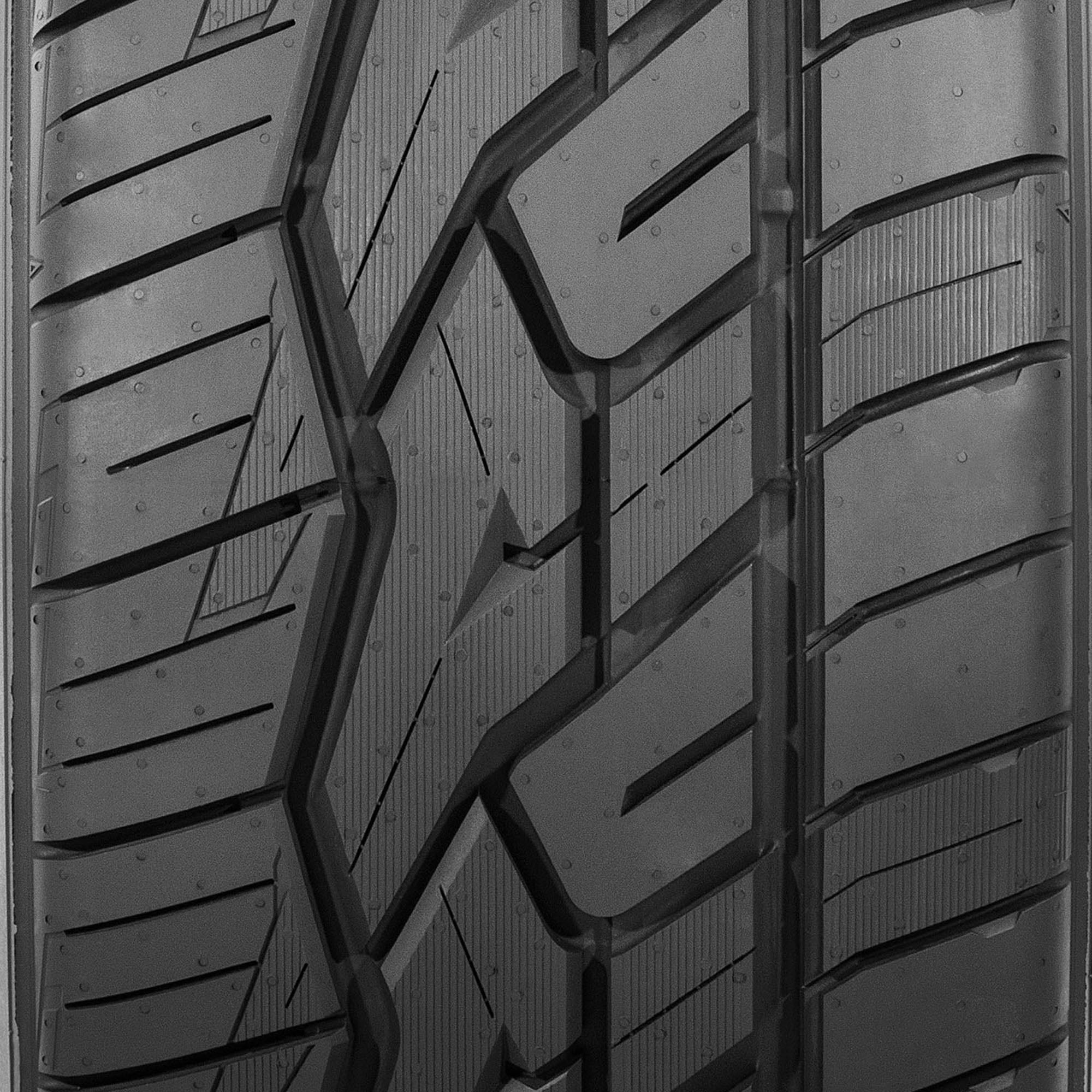 Nitto NT420V 295/45R20XL 114V Light Truck & SUV Tire
