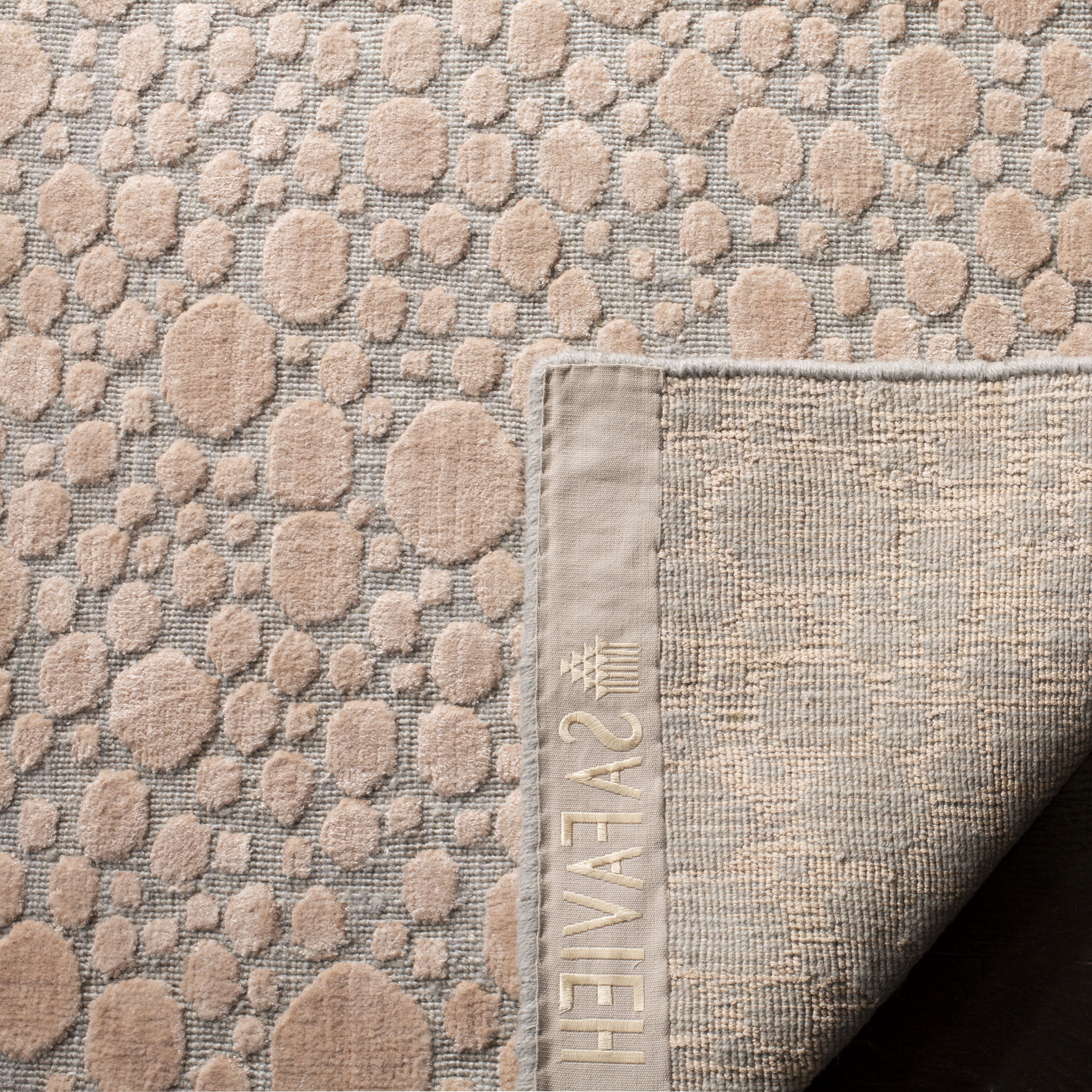 Safavieh Mirage Xanthia Geometric Area Rug, Beige/Silver, 9' x 12'