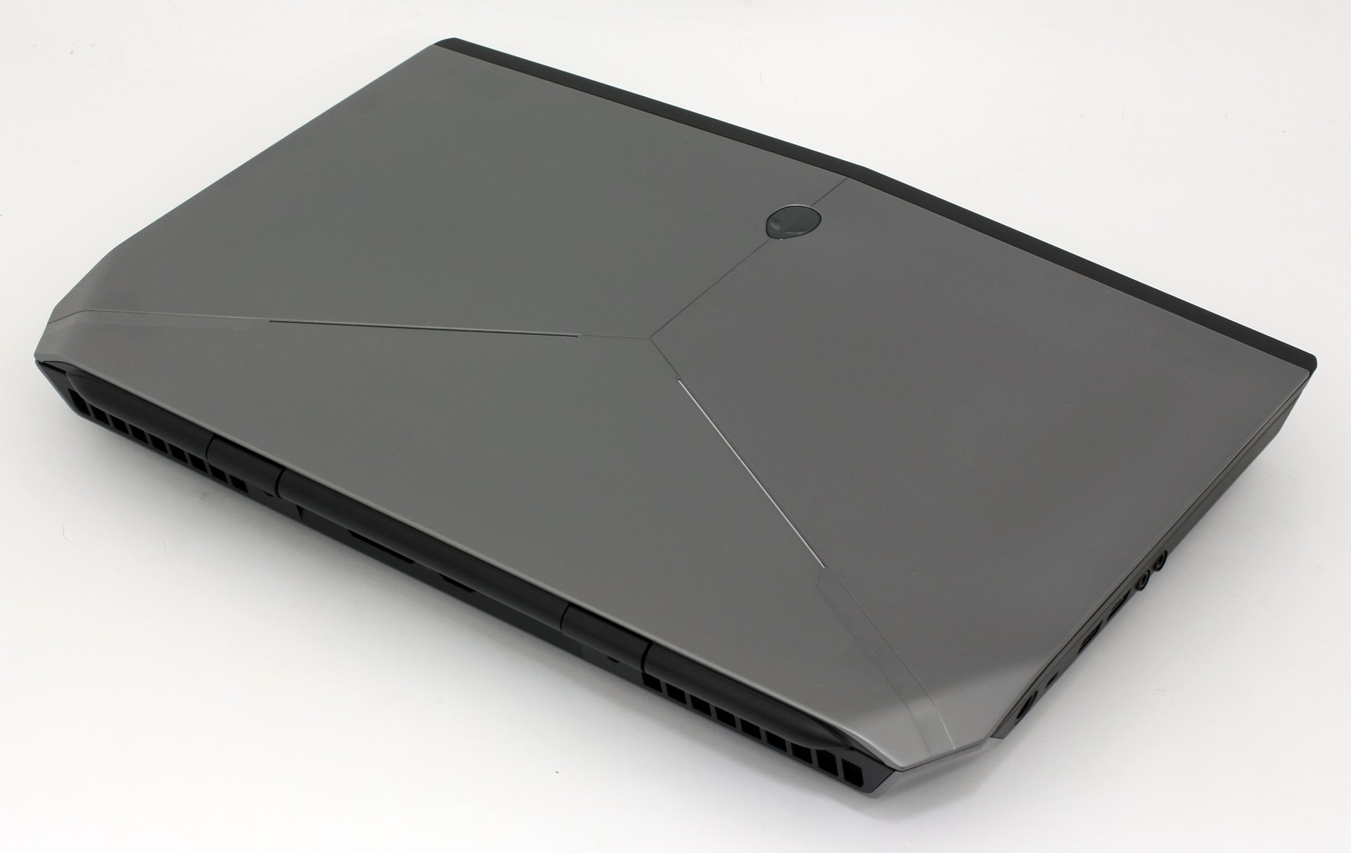 Recertified Dell Alienware 15 R2 15.6-Inch FHD Gaming Laptop ( Intel Core i7-6700HQ 2.6Ghz, 16GB RAM, 500GB HD, NVIDIA GeForce GTX 970M 3GB, Windows 10 Home ) Grade A - image 5 of 8