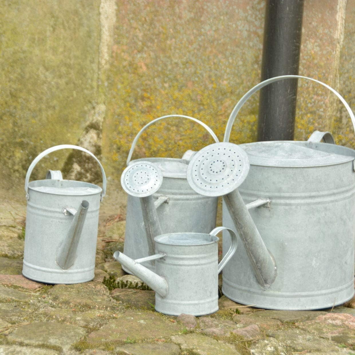 Esschert Design OZ44 Zinc Watering Can, Medium, 19\"D x 7.9\"W x 11\"H, Silver