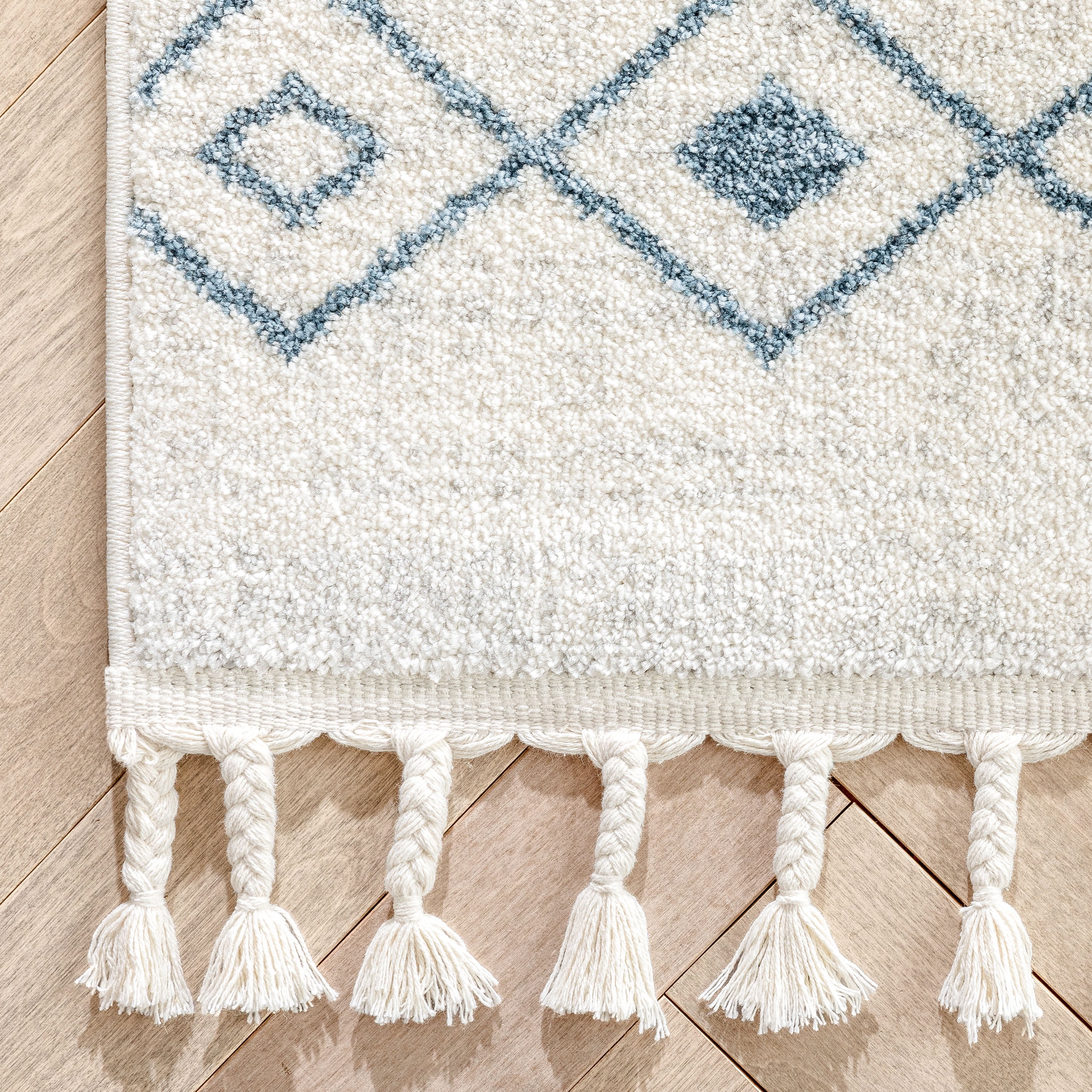 Well Woven Serenity Transistora Tribal Geometric Pattern Light Blue Ivory 5'3" x 7'3" Area Rug