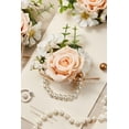 thumbnail image 4 of Juego de 6 Corsages de Muñeca con Rosas Champagne Serwalin para Bodas y Promociones, 4 of 7