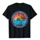 thumbnail image 1 of Camiseta de algodón para hombre con estampado gráfico de senderismo de los años 70 y estilo retro de las montañas., 1 of 7