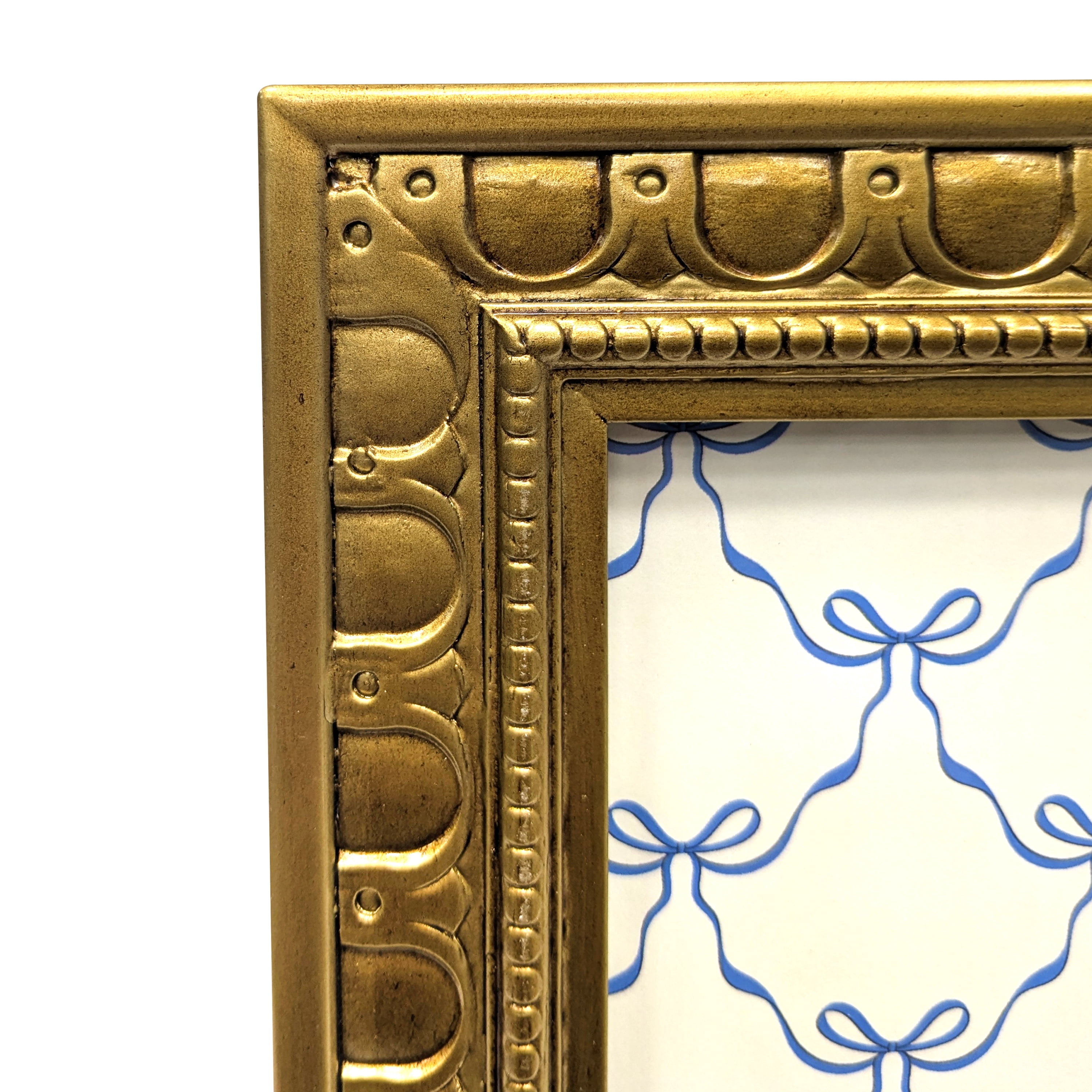 Bradley & Ballard - 5x7 inch Ornamental Arches Tabletop & Wall Photo Frame