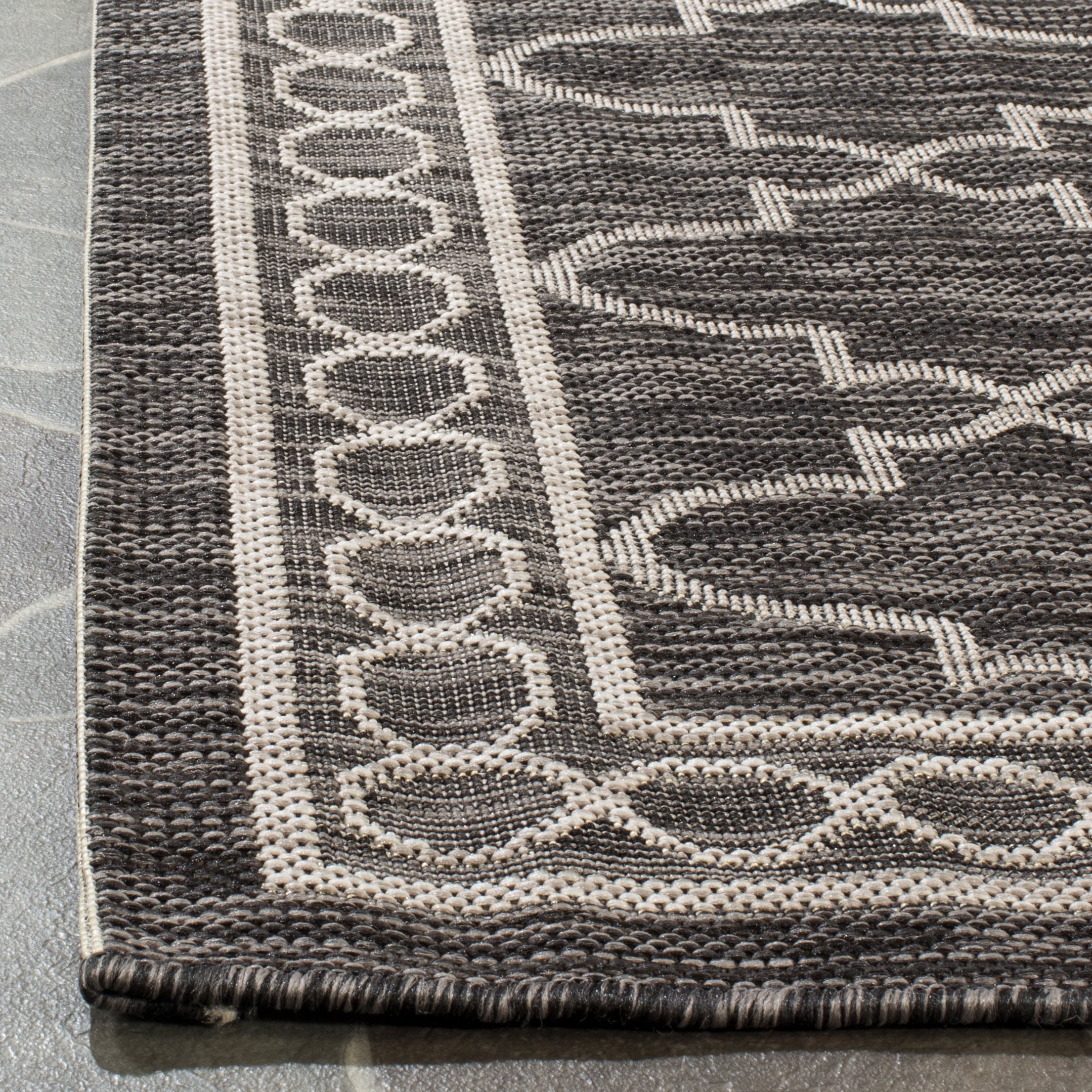 SAFAVIEH Courtyard Zavier Geometric Indoor/Outdoor Area Rug, Black/Beige, 9' x 12'