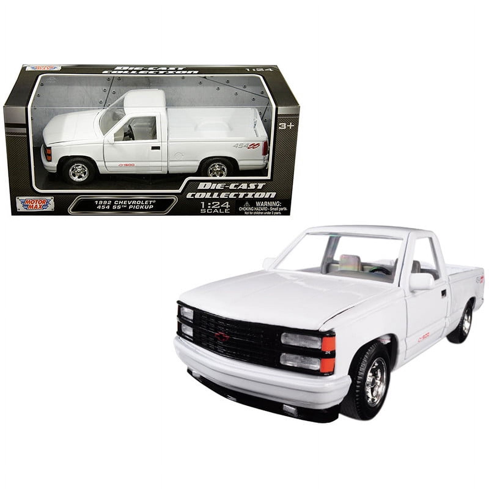M2 Machines Chevrolet C1500 SS 454 Pickup Truck 1/24 Diecast