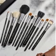 thumbnail image 3 of Set de 12 brochas de maquillaje Sigma Beauty Essential, 3 of 6