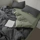 thumbnail image 1 of Juego de cama de 4 piezas para dormitorios | Poliéster suave lavado | Tamaños individual y matrimonial | Diseño reversible multicolor | Incluye sábana, funda nórdica y 2 fundas de almohada, 1 of 6