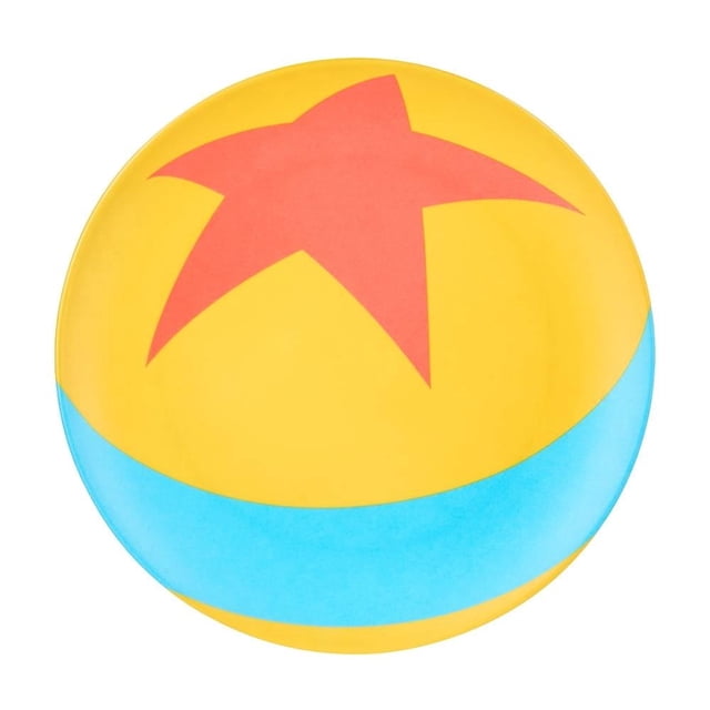 plato disney toy story redondo de melamina para alimentos vista frontal centrada de plato redondo inspirado en la pelota Luxo con fondo amarillo, estrella roja y banda azul; superficie lisa de acabado mate y material resistente para uso diario, ideal para servir comidas infantiles y meriendas en fiestas.