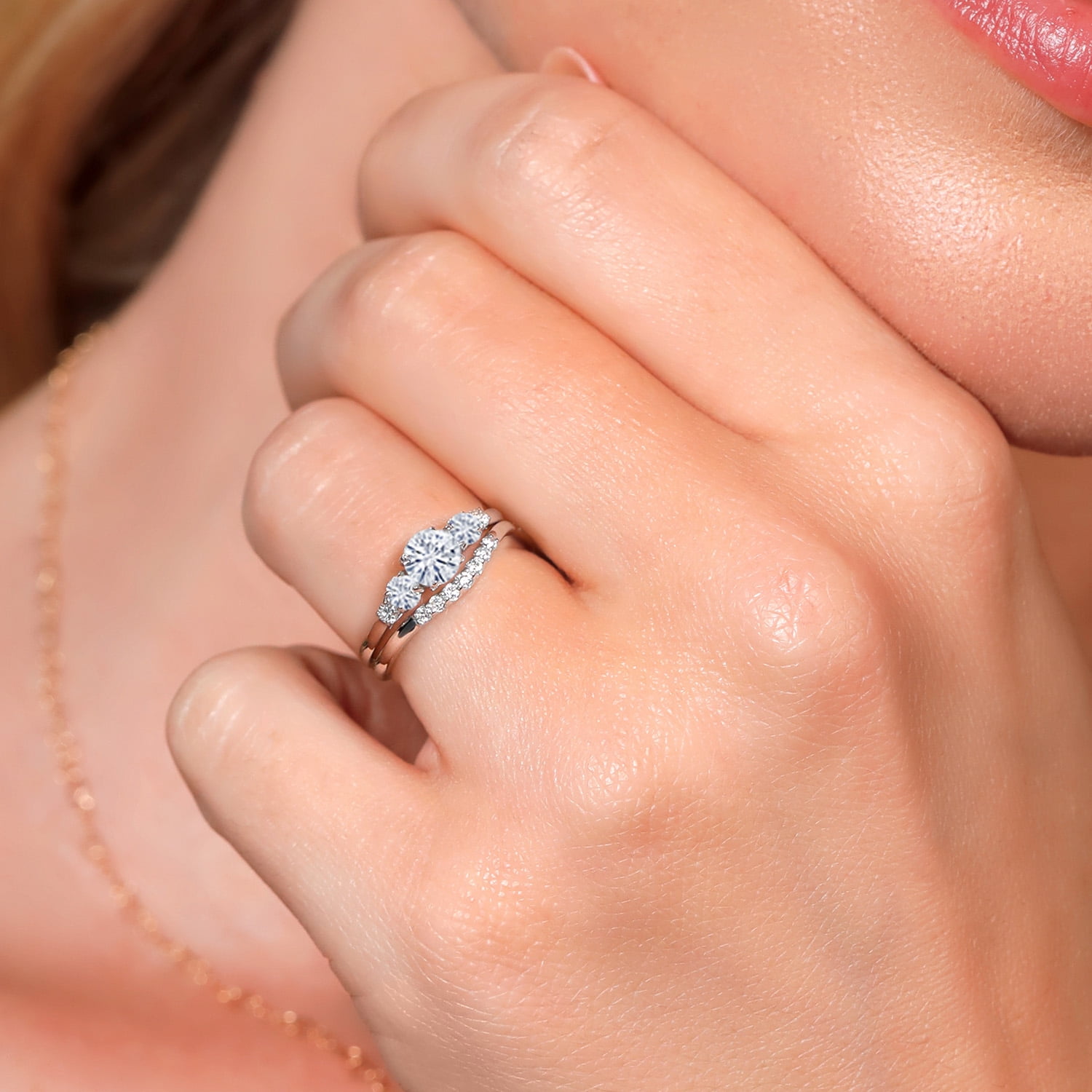 Gem Stone King 10K White Gold White Moissanite and White Lab Grown Diamond 5 Stone Bridal Engagement Wedding Ring Set for Women (0.81 Cttw, Round: 5MM and 3MM, Size 7)