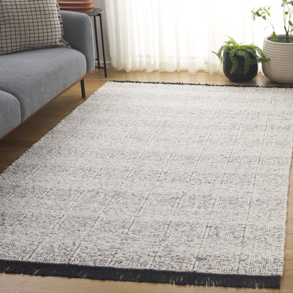 Safavieh Manhattan Galena Distressed Area Rug, Ivory/Black, 5' x 8'