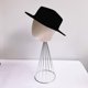 thumbnail image 4 of Cabeza de maniquí de cosmetología con gorras de sombrero con Base de Metal, modelo de cabeza calva, pelucas, exhibición, decoración del hogar, soporte Plata Sunnimix Cabeza de maniquí, 4 of 8